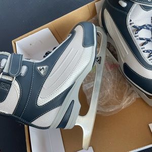 Softec Ice Skates, Brand New, Size 8